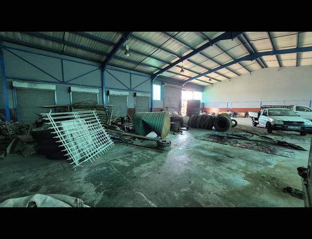 1,900M² FACTORY TO LET IN MOREHILL